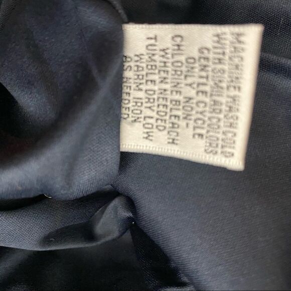 Donna Morgan Sleeveless V-neck Party Dress - Picture 8 of 8